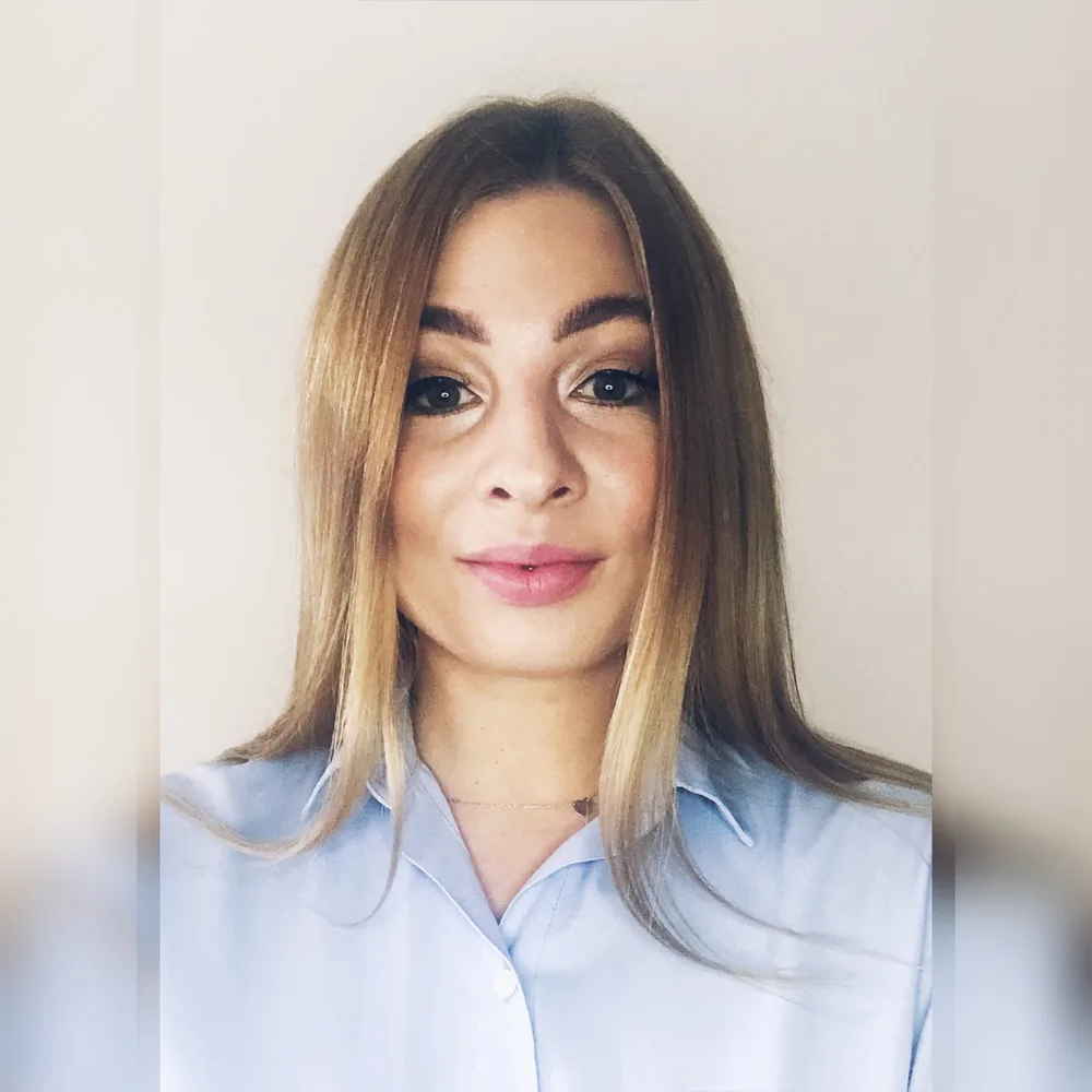 Karolina Okarma - recepcjonistka i makijaż